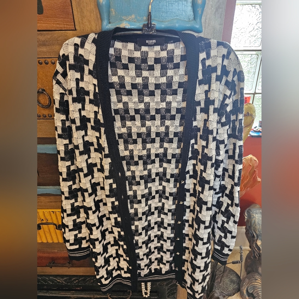 Euc Versus Versace houndstooth sweater